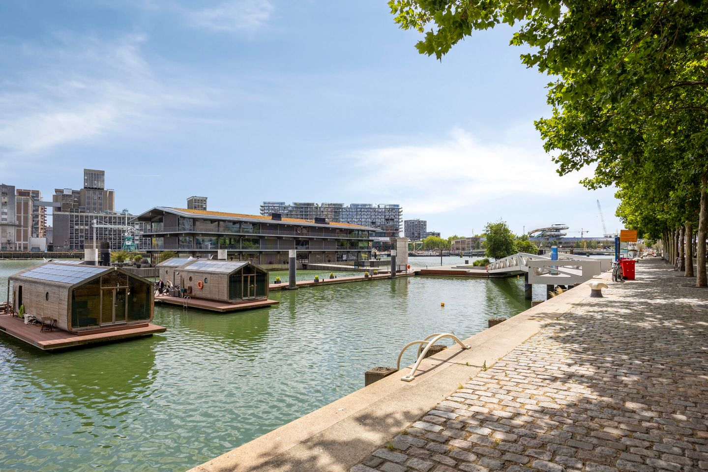 Photo 40 of Van der Hoevenplein 187