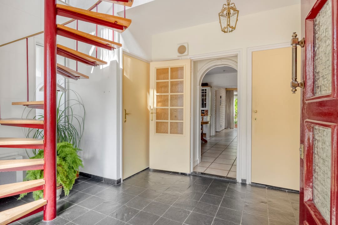 Photo 11 of Irenestraat 54