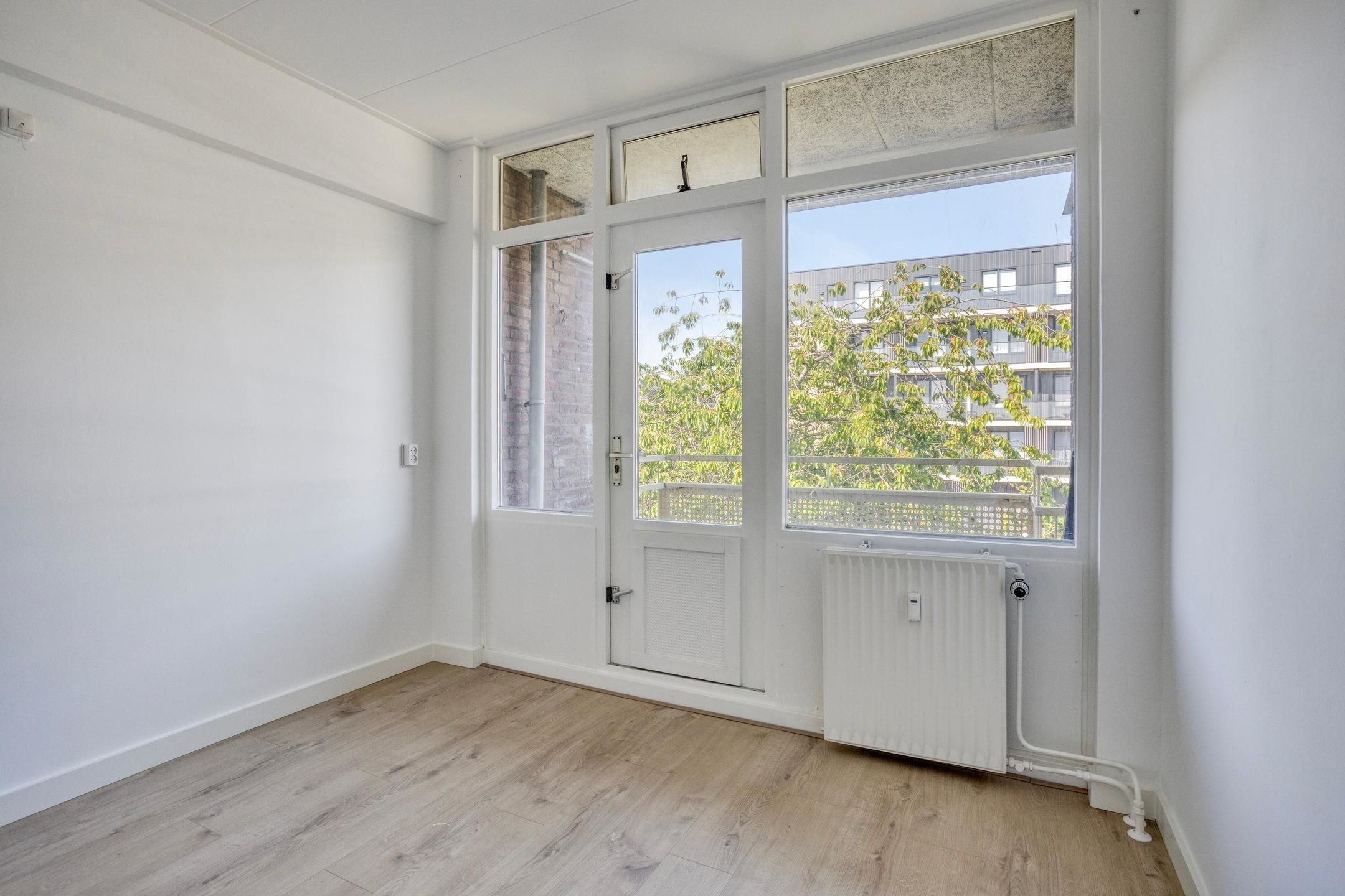 Photo 12 of Zocherstraat 83