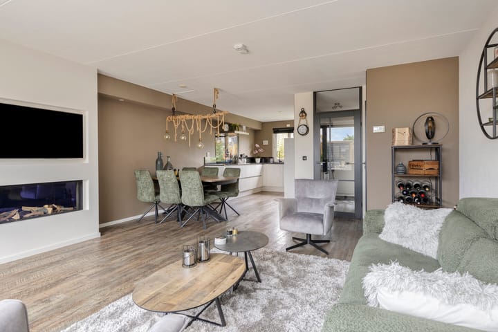Tussenwoning te koop: Gentiaan 12, Nootdorp