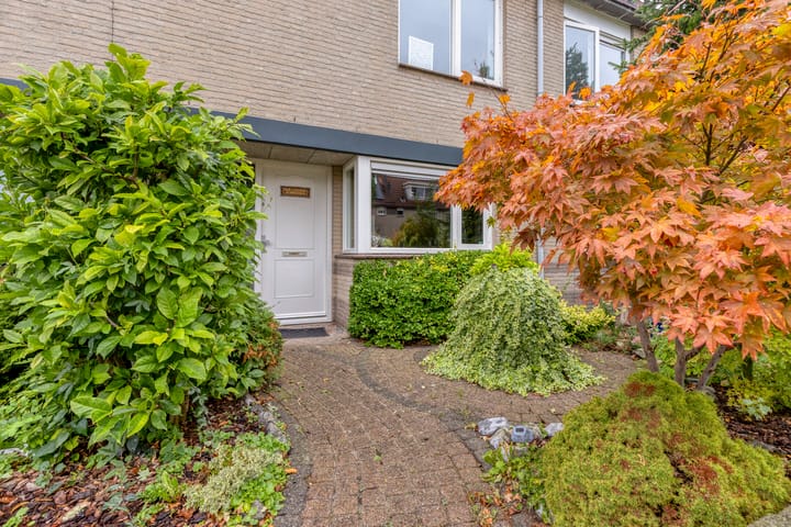 Tussenwoning te koop: Gentiaan 12, Nootdorp