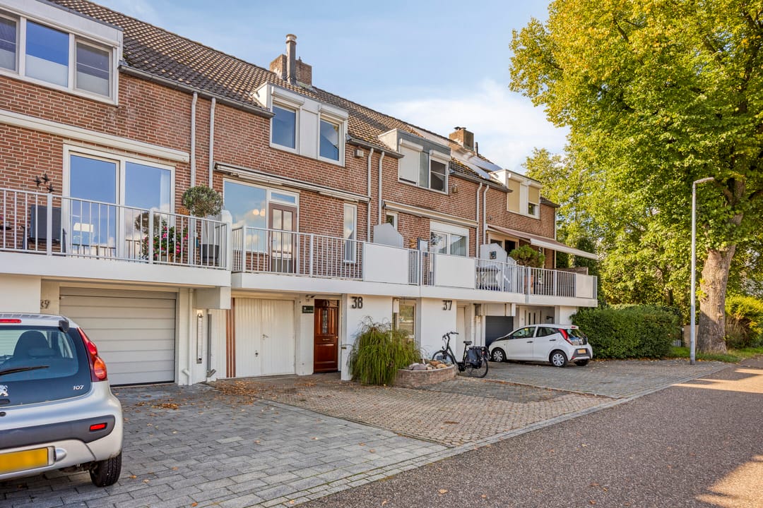Photo 1 of Sint Pietersluisweg 38