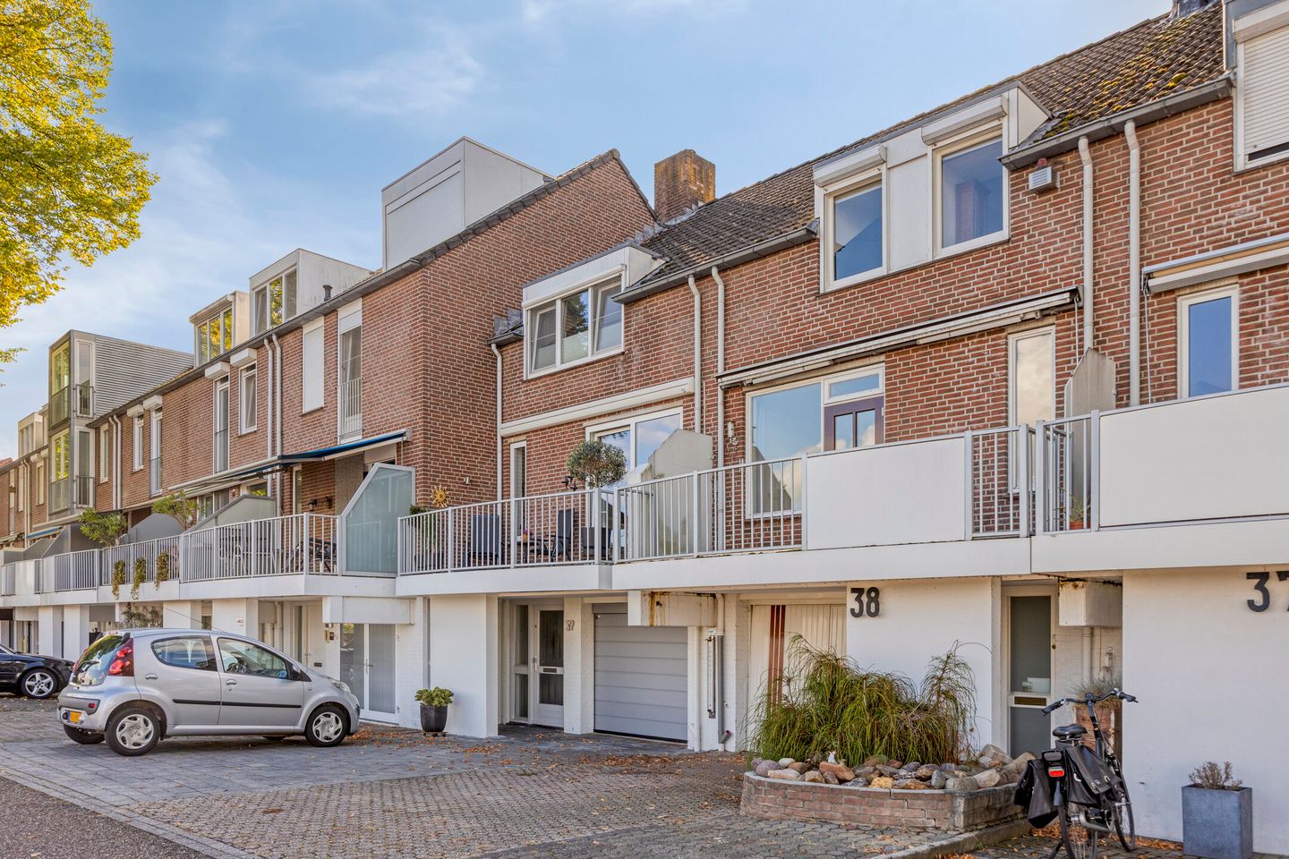 Photo 5 of Sint Pietersluisweg 38