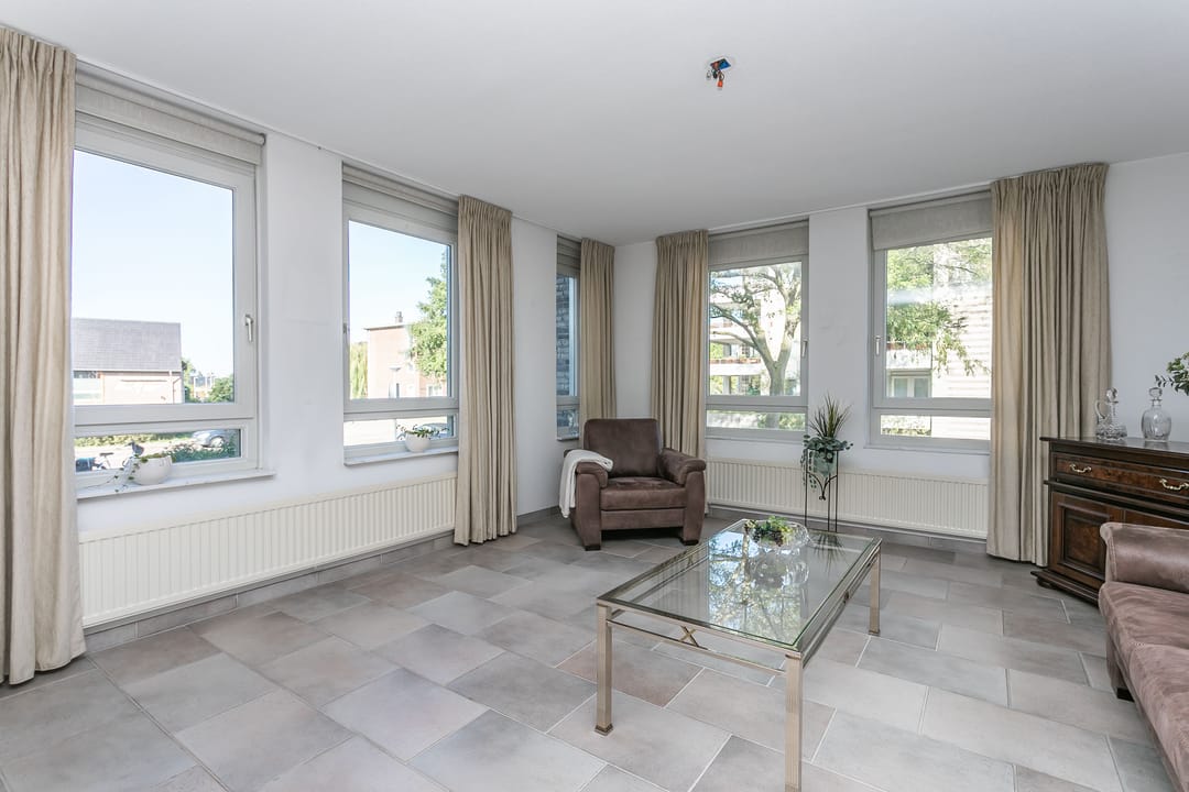 Photo 8 of Johannes XXIII-singel 105