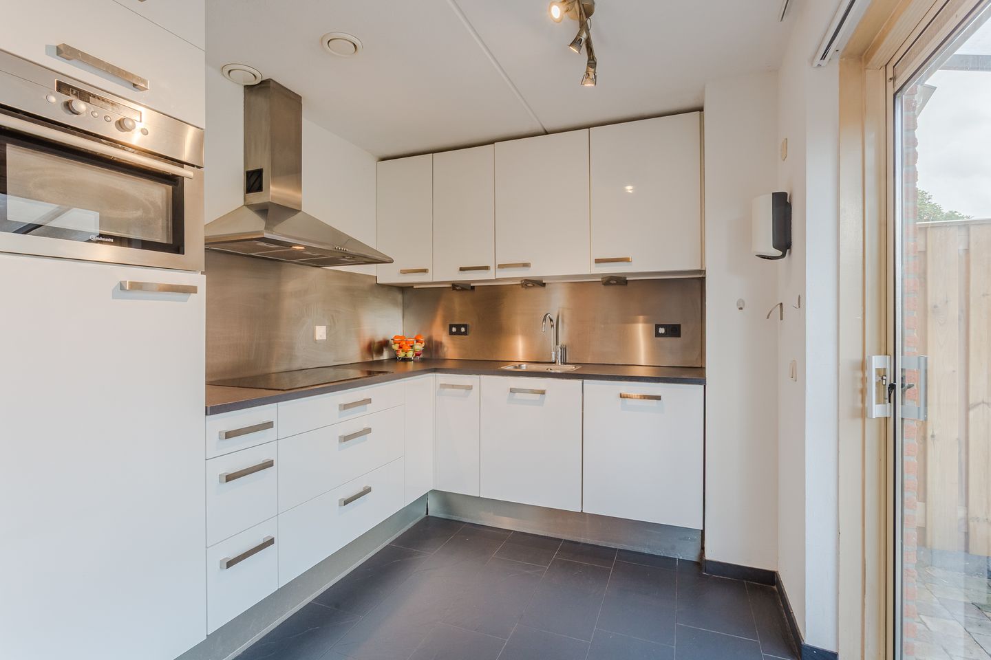 Photo 14 of Vasalisstraat 44