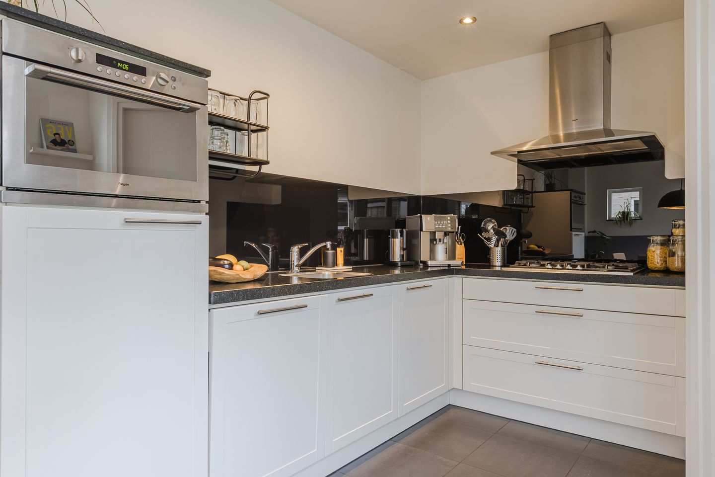 Photo 14 of Hogenackerstraat 10