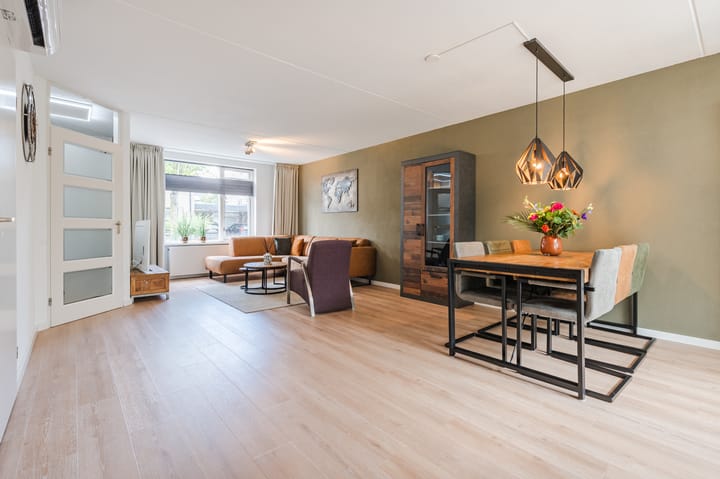 Hoekwoning te koop: Mosterdveld 1, Veghel