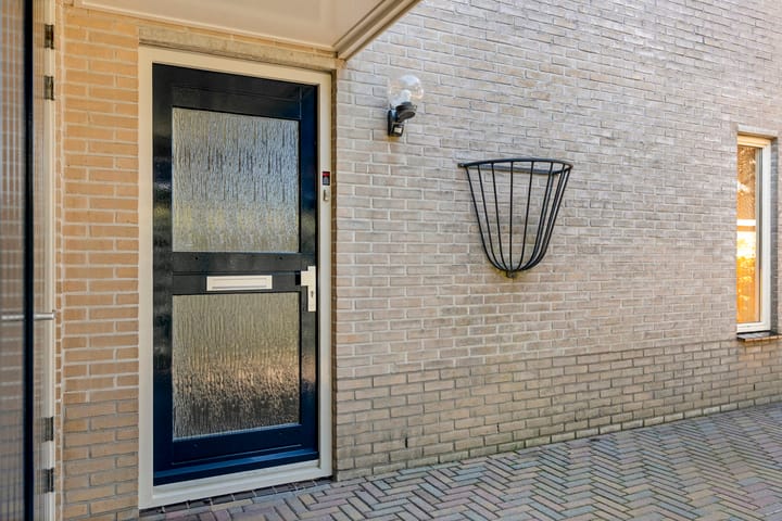 Twee-onder-één-kap te koop: De Berken 35, Koekange