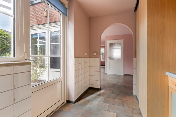 Twee-onder-één-kap te koop: Karel Appelstraat 30, Kessel