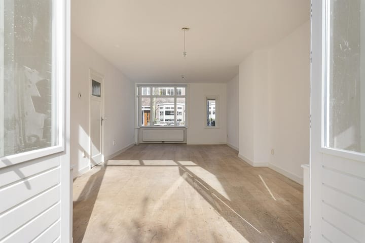 Tussenwoning te huur: Middenweg 122, Haarlem