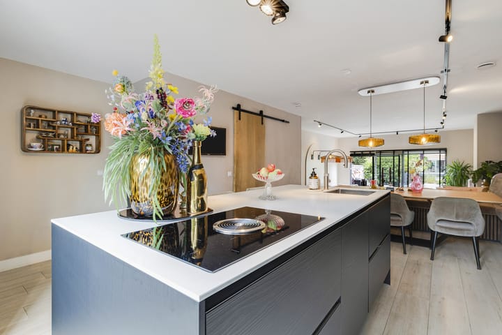 Tussenwoning te koop: Willy den Oudenstraat 23, Rotterdam