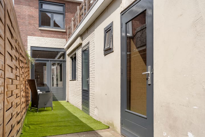 Hoekwoning te koop: Van Goorstraat 2, Tilburg