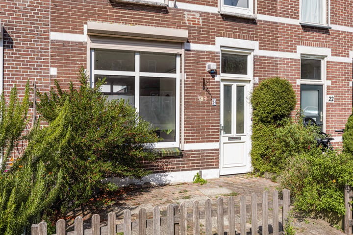 Tussenwoning te koop: Oranjestraat 24, Alphen Aan Den Rijn