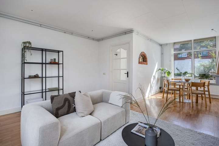 Tussenwoning te koop: Oranjestraat 24, Alphen Aan Den Rijn