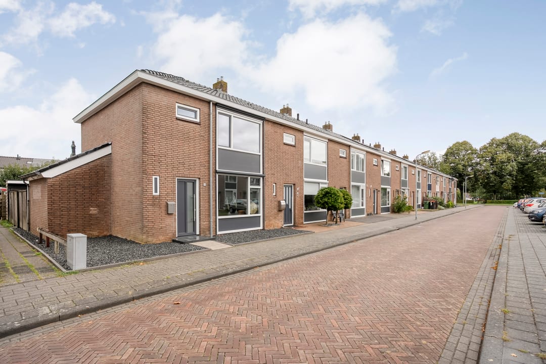 Photo 32 of Heinsiusstraat 144