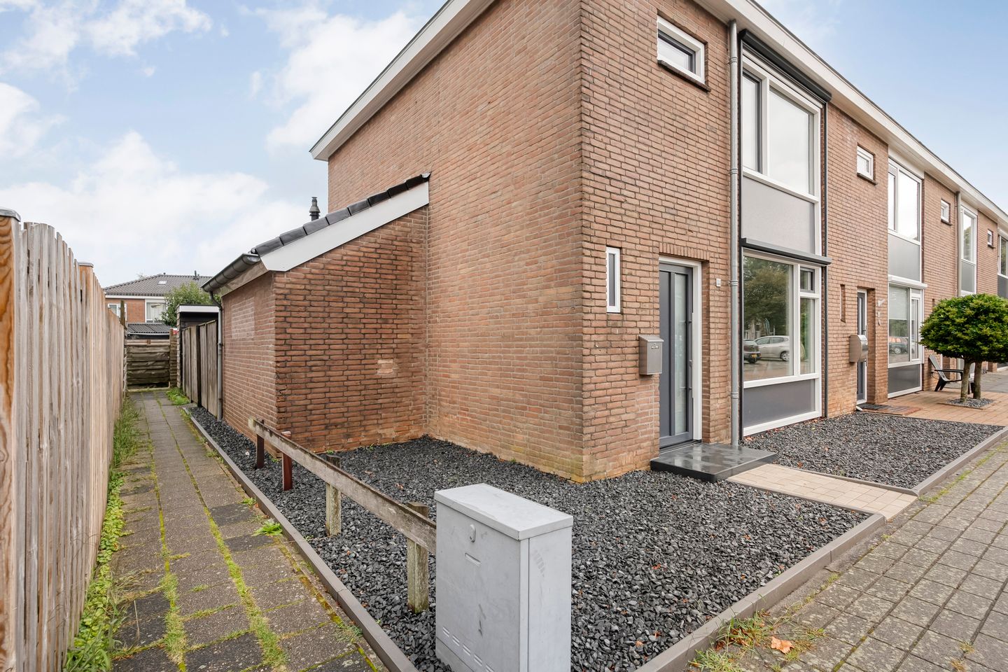 Photo 35 of Heinsiusstraat 144