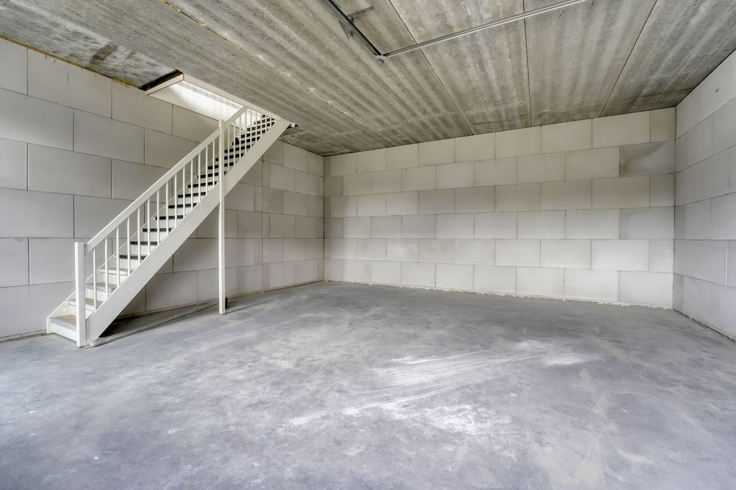 View photo 3 of Katwijkerbroek 95-A2