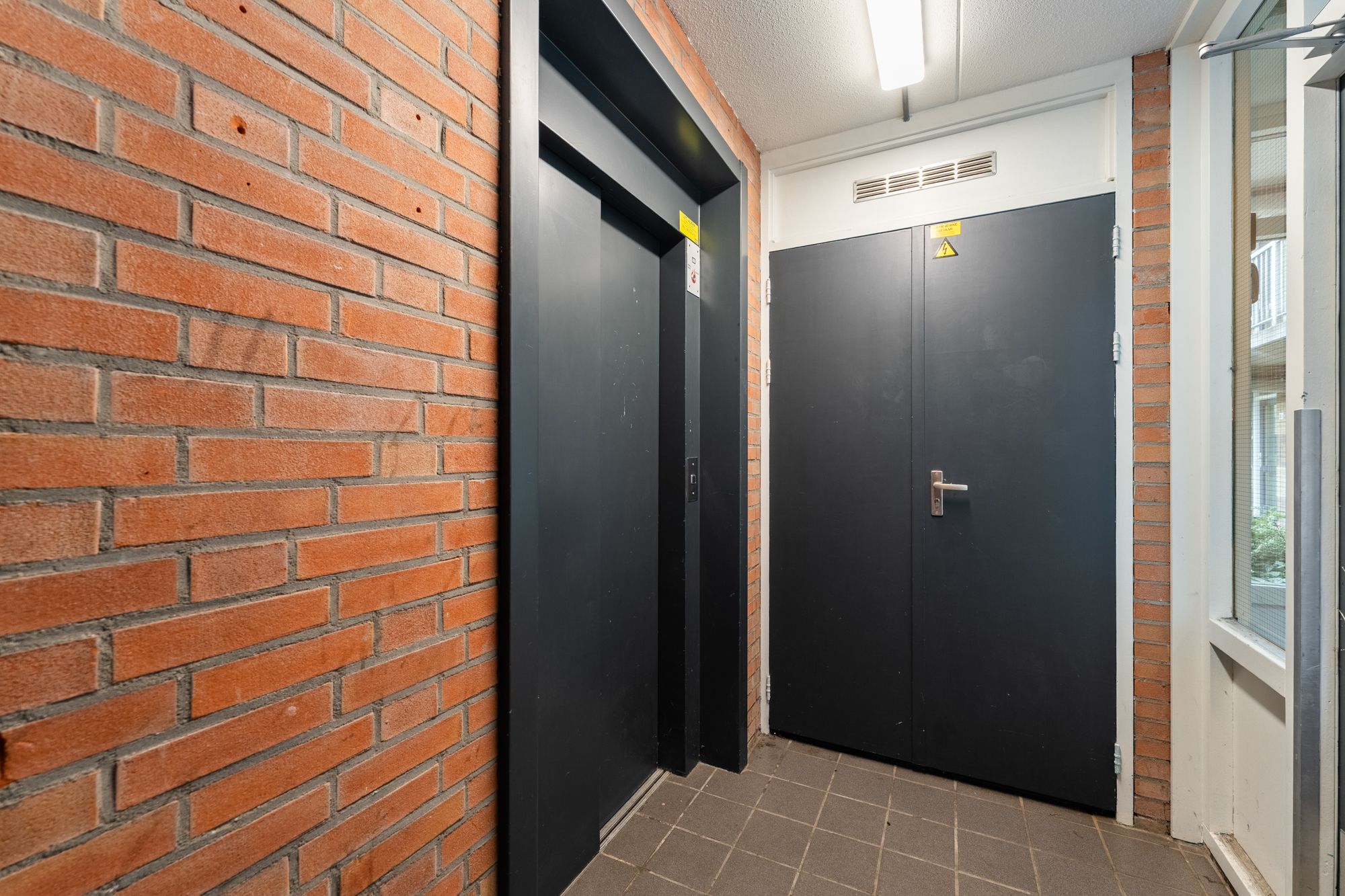 Photo 12 of Staalstraat 158