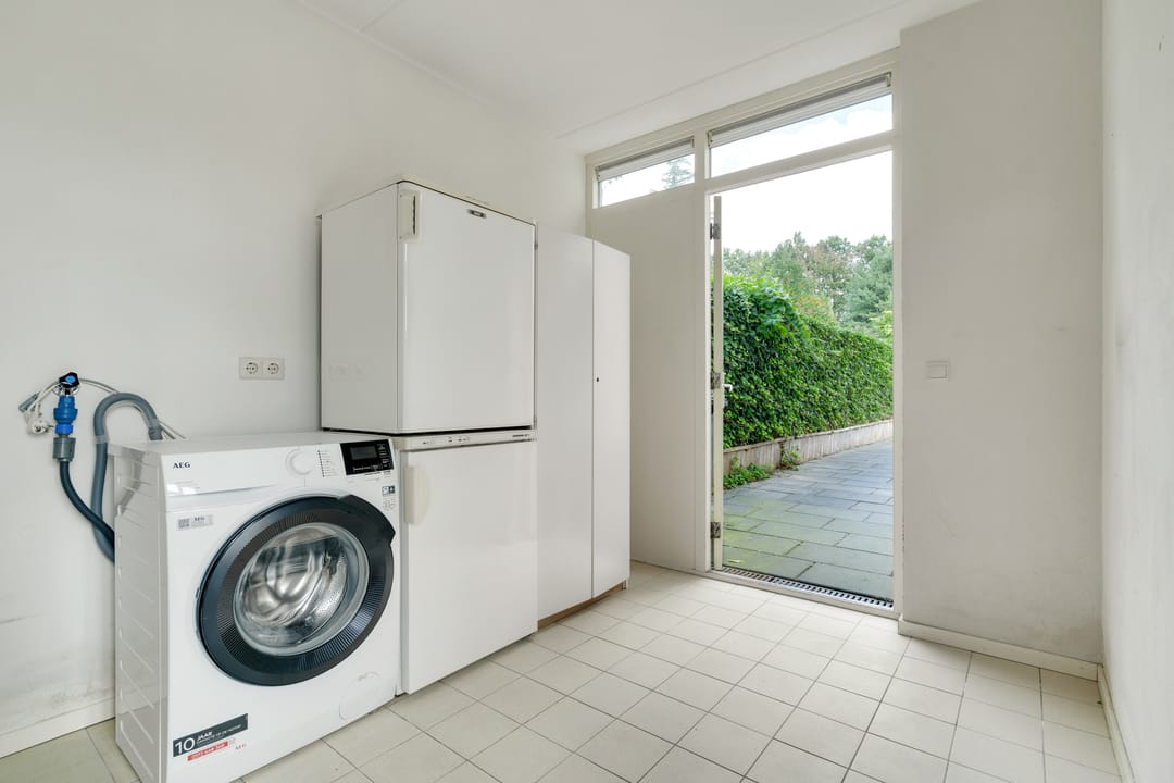 Photo 23 of Dr Staringstraat 15