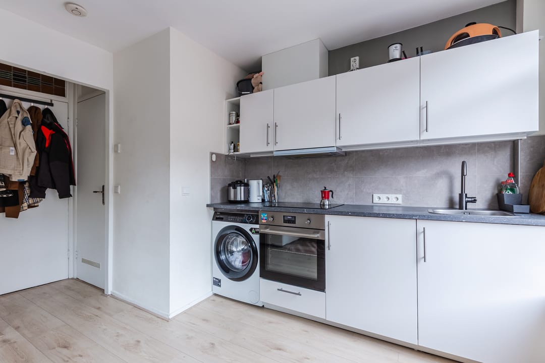 Photo 7 of Bilderdijkstraat 179-1V