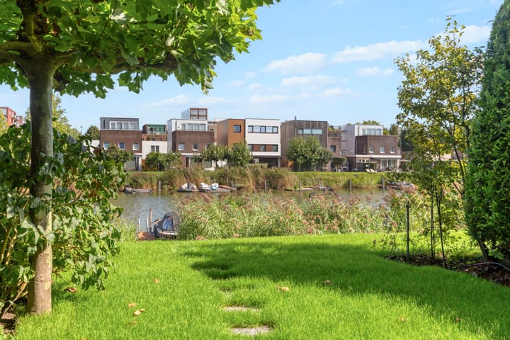Tussenwoning te koop: Lisdoddelaan 137, Amsterdam