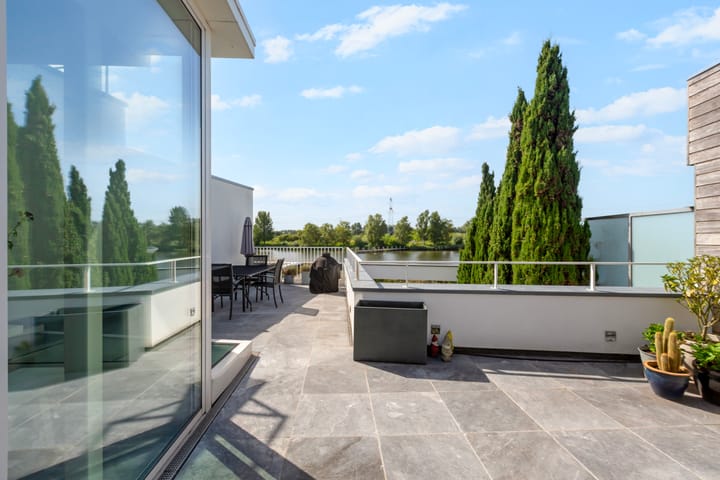 Tussenwoning te koop: Lisdoddelaan 137, Amsterdam