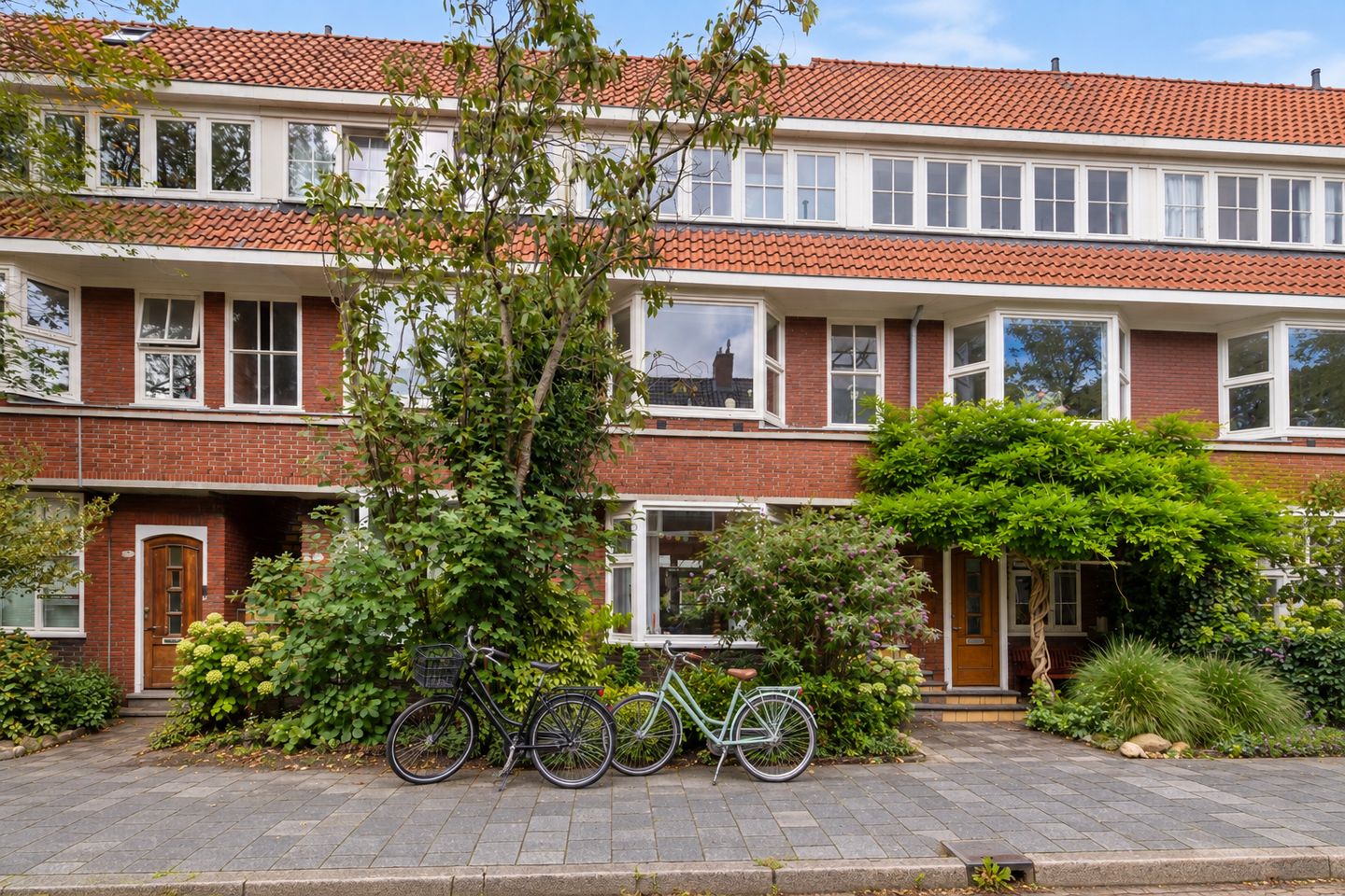 Foto 1 van Van der Waalsstraat 5-B