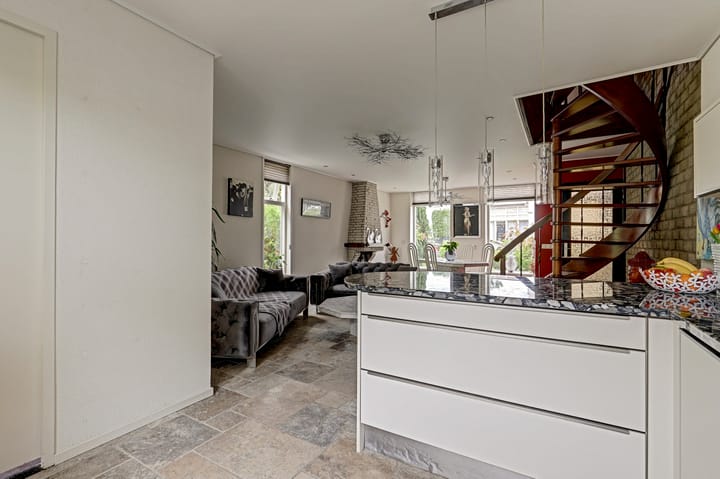 Twee-onder-één-kap te koop: Kerkstraat 48, Hendrik-Ido-Ambacht