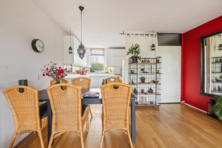 Tussenwoning te koop: Meeuwenveld 78, Weesp
