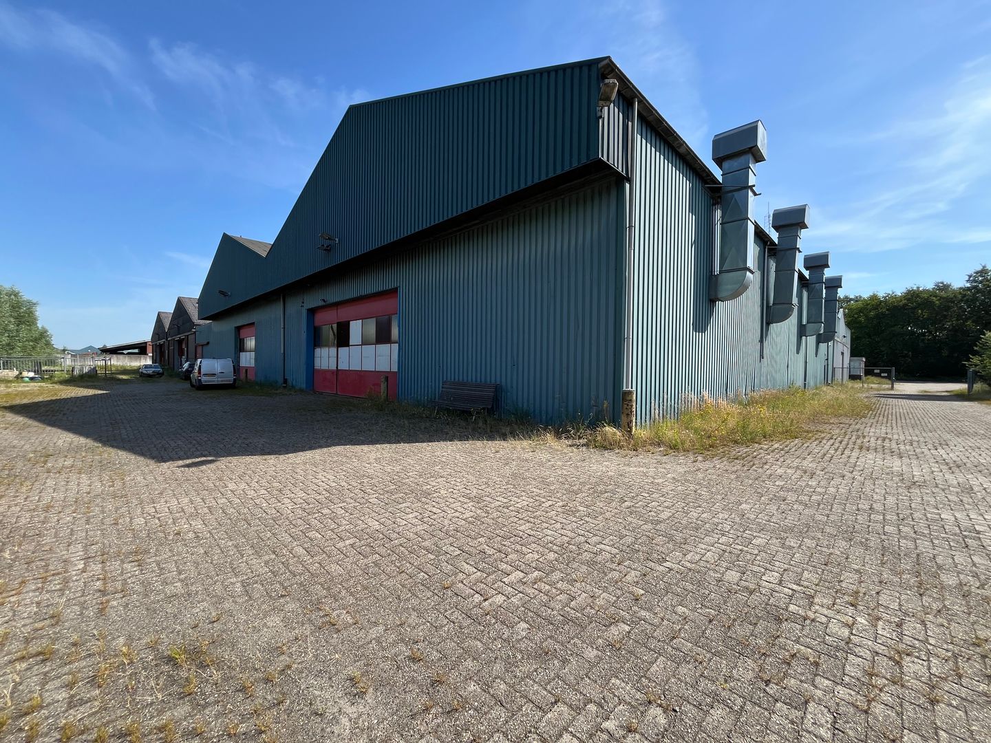 Bekijk foto 3 van Industrieweg 18