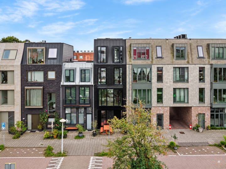 Tussenwoning te koop: Ringdijk 44E, Amsterdam