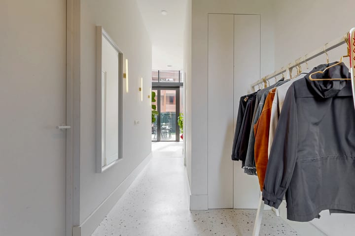 Tussenwoning te koop: Ringdijk 44E, Amsterdam