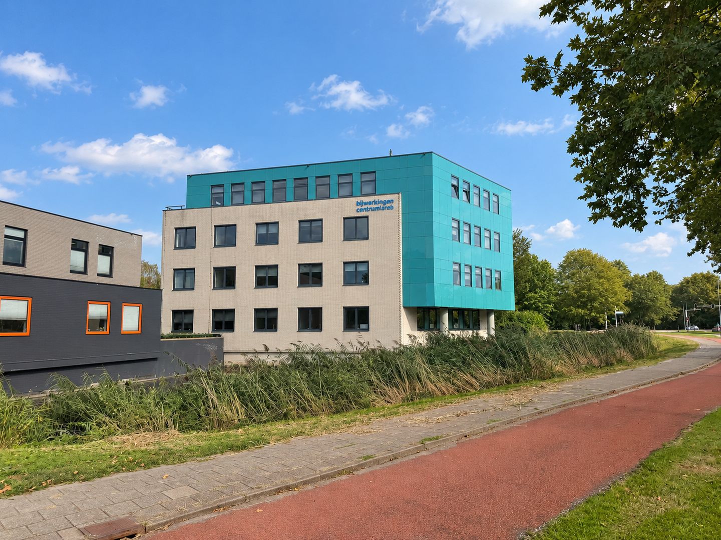 Bekijk foto 1 van Goudsbloemvallei 1