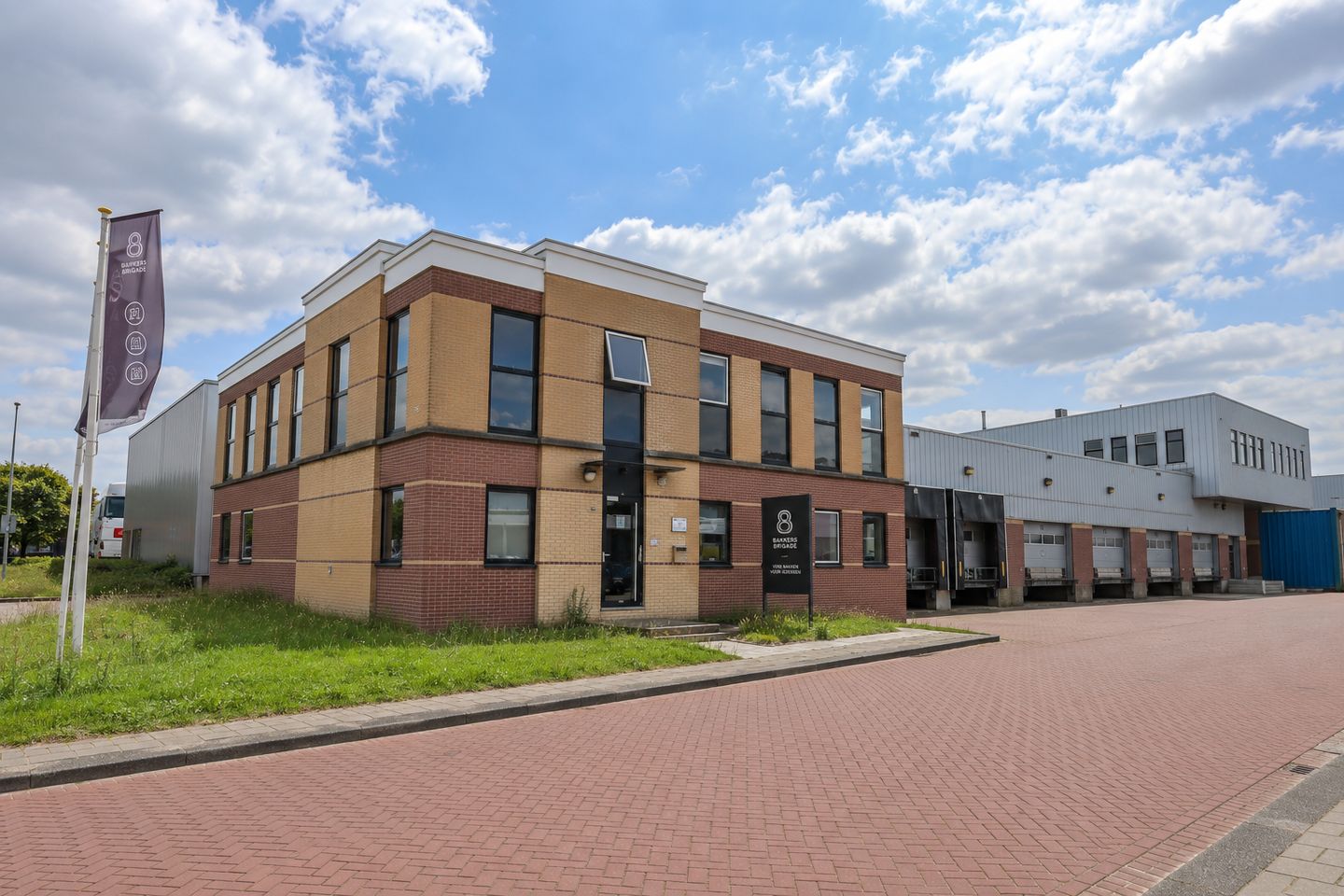 Bekijk foto 1 van Tijnmuiden 18-A