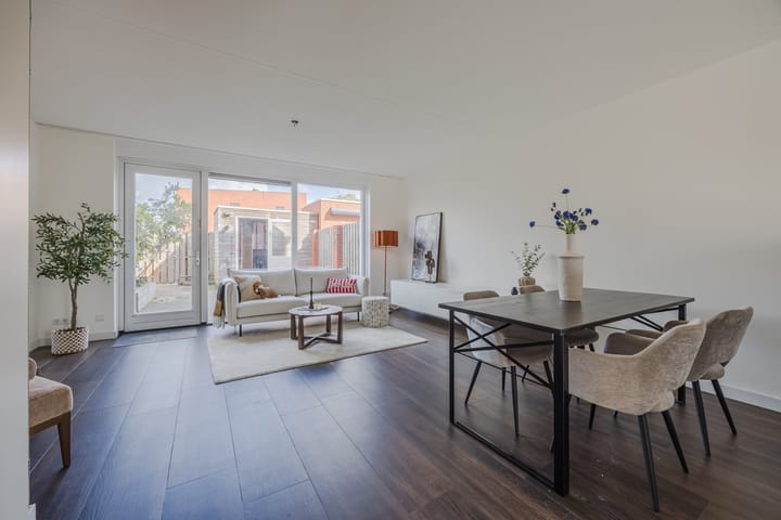 Tussenwoning te koop: Sint Pieterspark 14, Tilburg