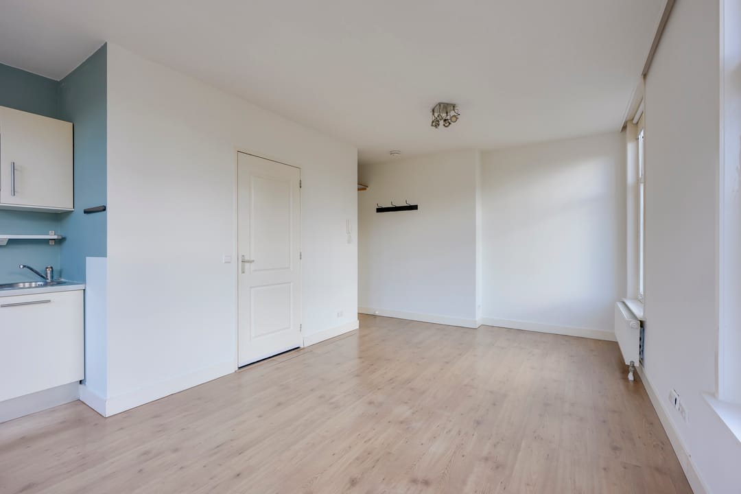 Photo 7 of Admiraal van Gentstraat 18-H
