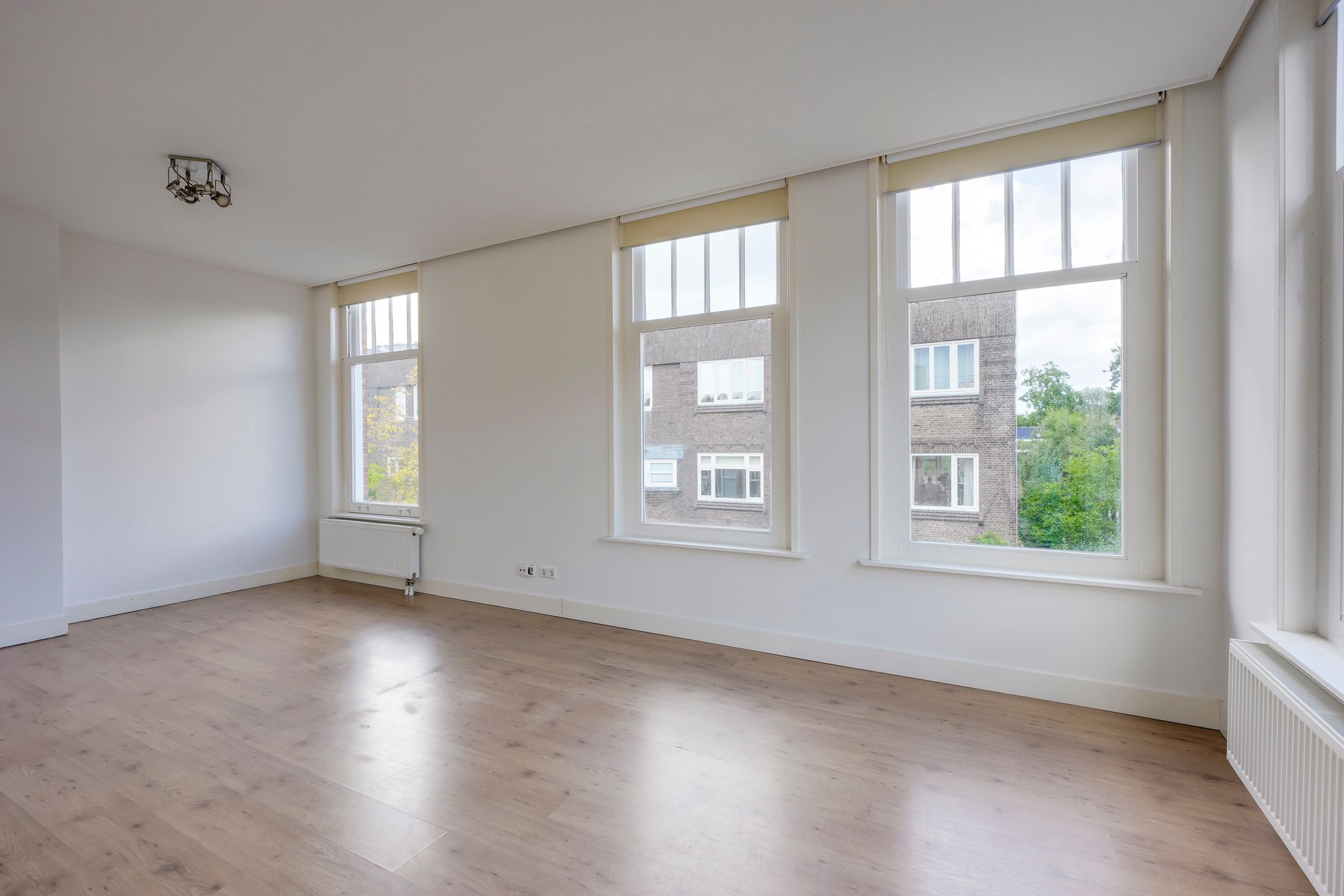 Photo 9 of Admiraal van Gentstraat 18-H