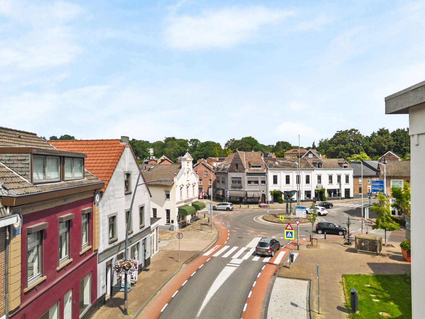View photo 2 of Dorpstraat 18