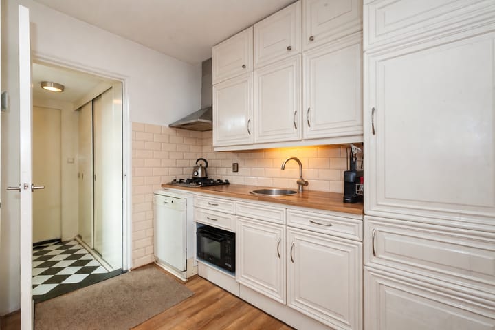 Tussenwoning te koop: Leliestraat 37, Vlaardingen