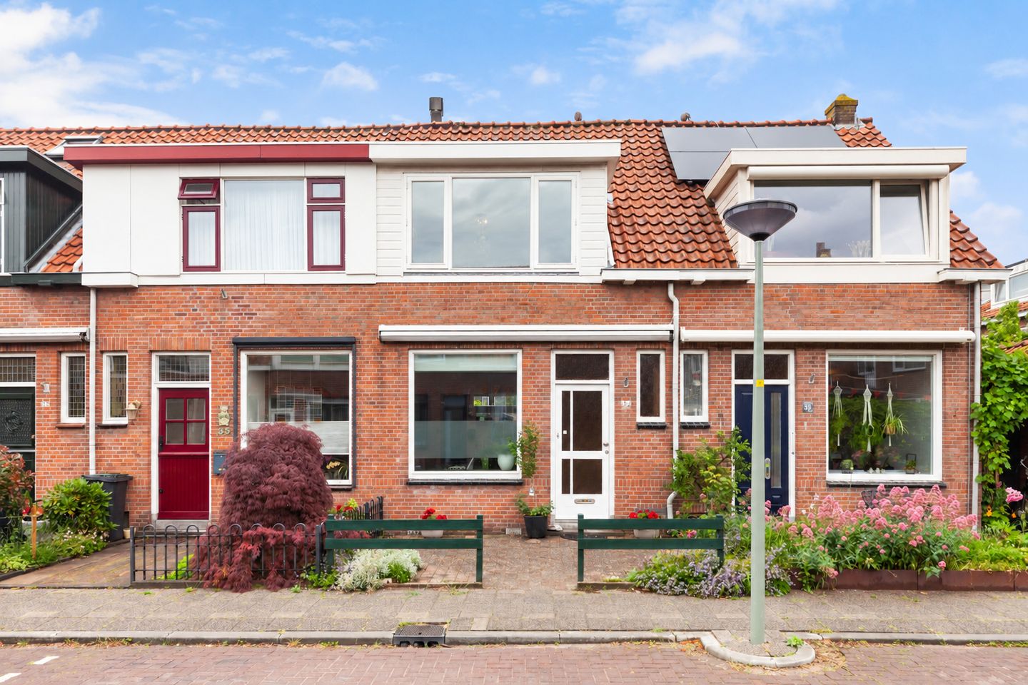 Photo 1 of Leliestraat 37