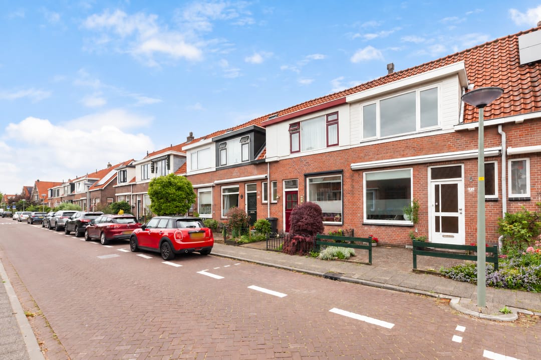 Photo 41 of Leliestraat 37