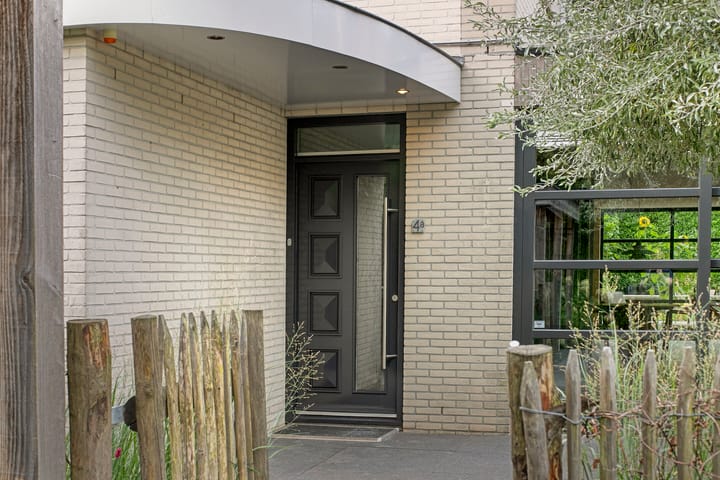 Twee-onder-één-kap te koop: Mevrouw Leinweberlaan 4A, Driebergen-Rijsenburg