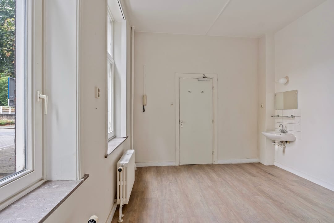 Photo 13 of Louis Loyensstraat 26