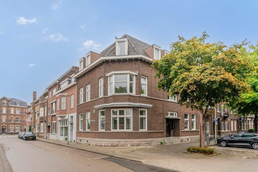 Photo 1 of Louis Loyensstraat 26