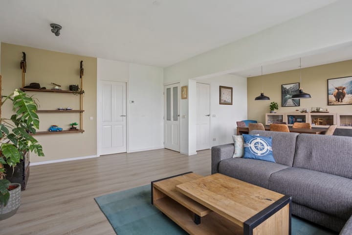 Appartement te koop: Schubertplantsoen 31, Voorschoten