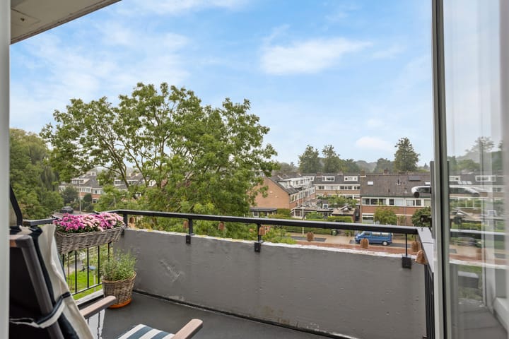 Appartement te koop: Schubertplantsoen 31, Voorschoten