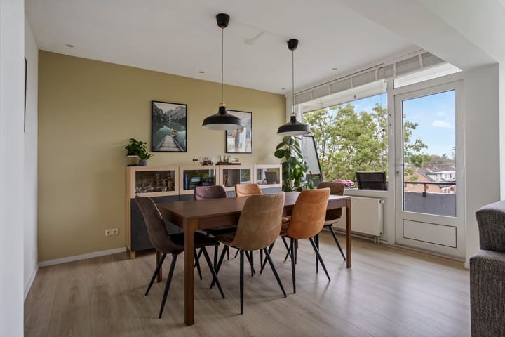 Appartement te koop: Schubertplantsoen 31, Voorschoten