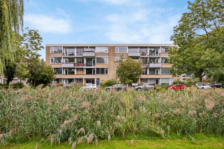Appartement te koop: Schubertplantsoen 31, Voorschoten
