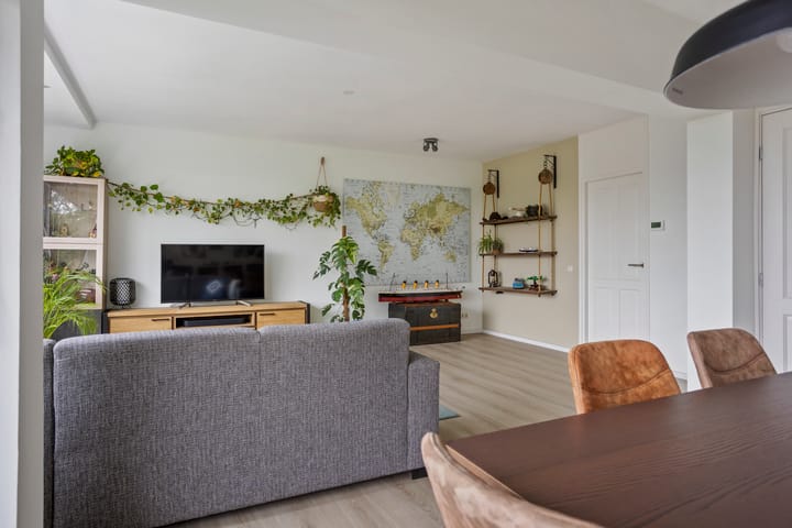 Appartement te koop: Schubertplantsoen 31, Voorschoten