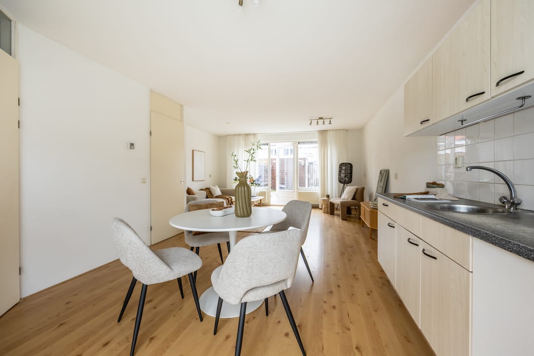 Photo 11 of J. Paxtonstraat 24